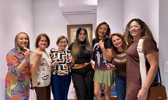 Primeira aula do Curso de Automaquiagem reúne associadas em manhã de aprendizado e beleza